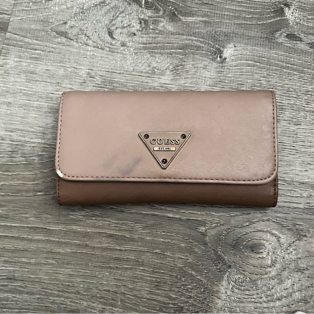 Guess trifold wallet